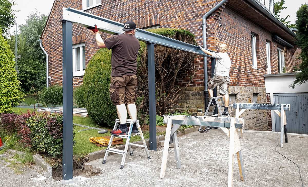 Freistehender oder Anbau-Carport aus Metall: Welche Variante passt besser?