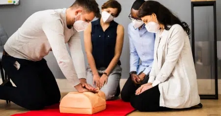 Erste-Hilfe Kurs München für Geologen: Sicherheit in abgelegenen Gebieten