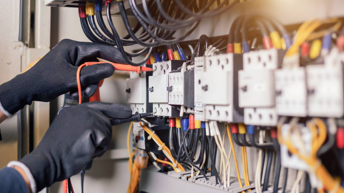 E-Check für Firmen – DGUV Vorschrift 3 als rechtliche Grundlage