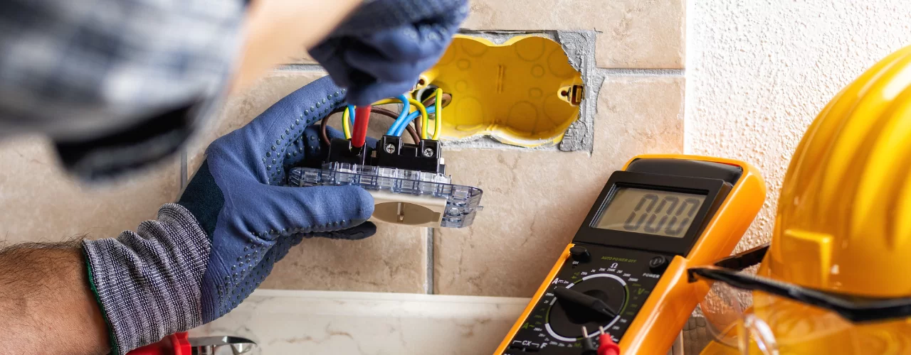 Warum eine Prüfung elektrischer Anlagen Arbeitsunfälle verhindern kann