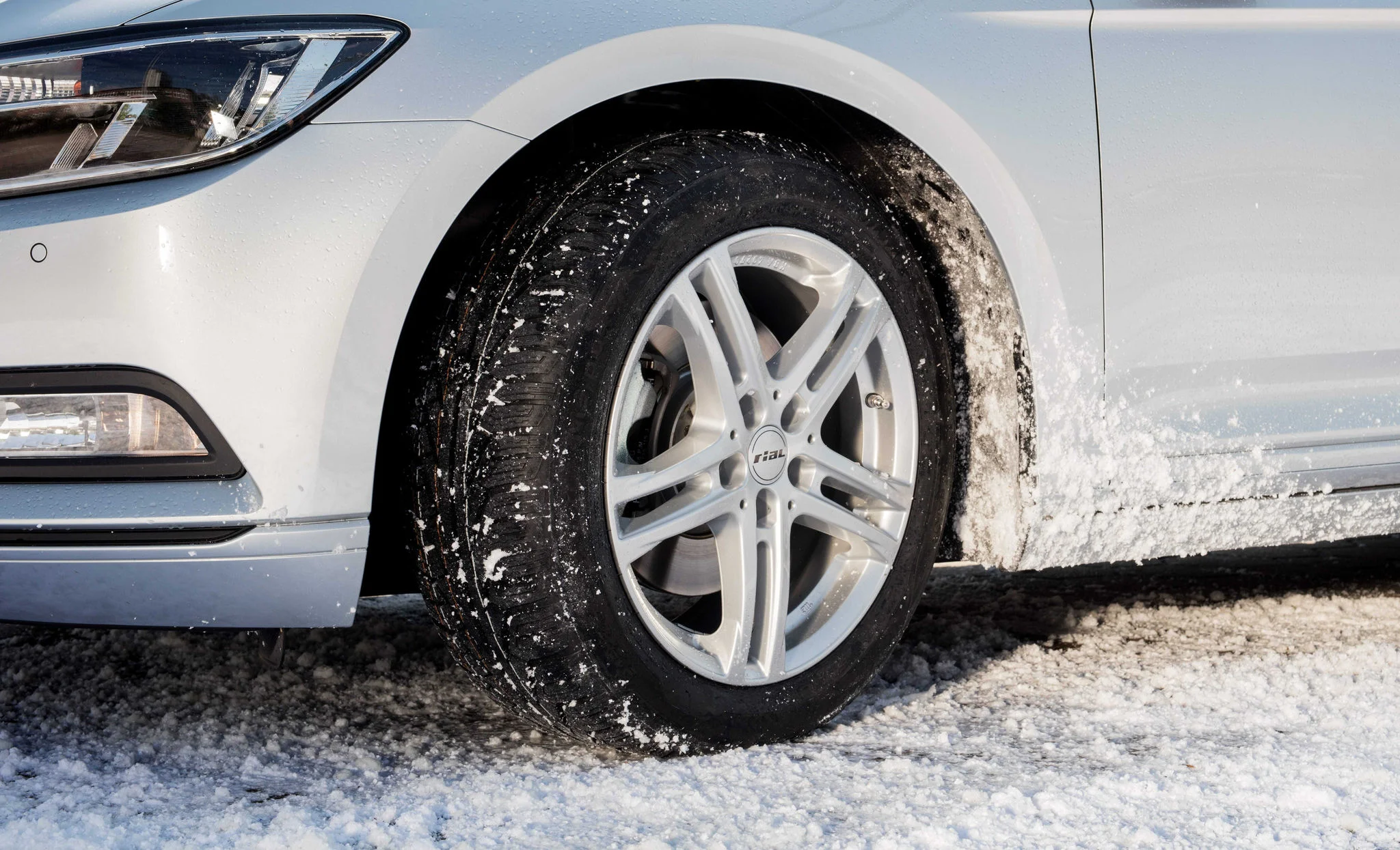 Schneeketten für LKW: Sicher durch den Winter mit König, Maggi und Pewag